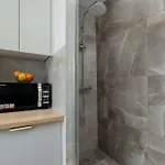 Cozy With Workspace In The Center By Renters *