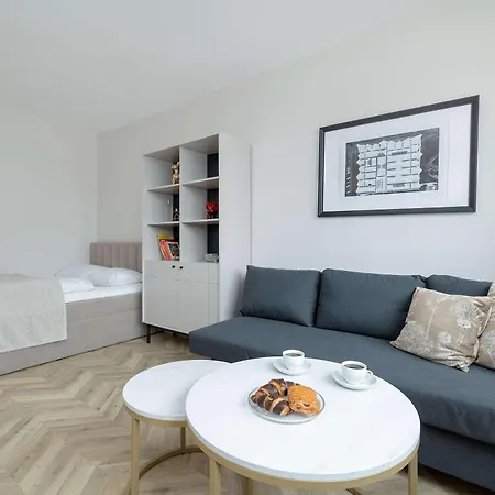 Apartament Cozy With Workspace In The Center By Renters *