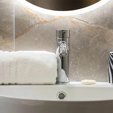 Cozy With Workspace In The Center By Renters Szczecin