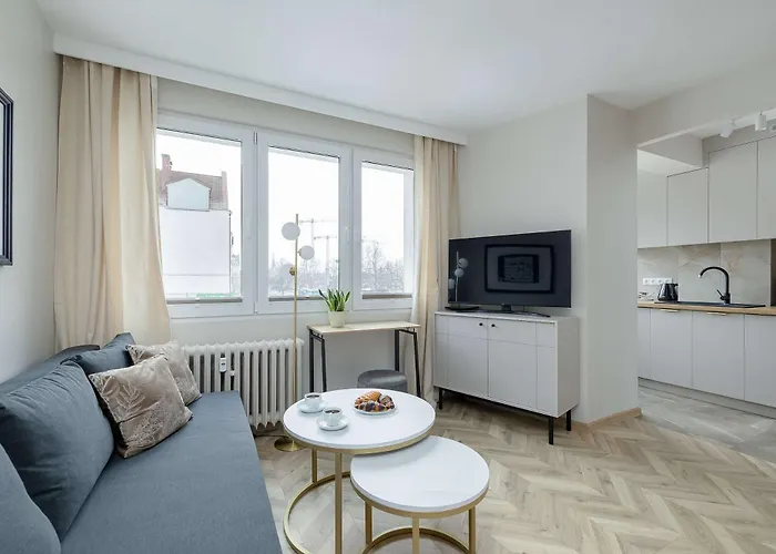 Cozy With Workspace In The Center By Renters *