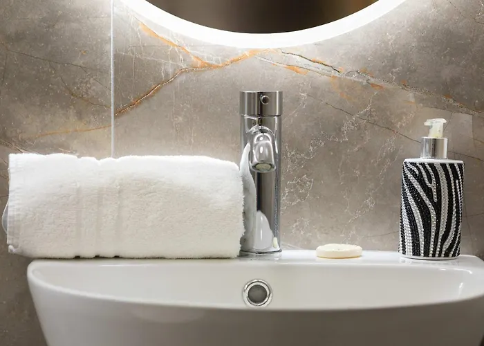 Cozy With Workspace In The Center By Renters Szczecin