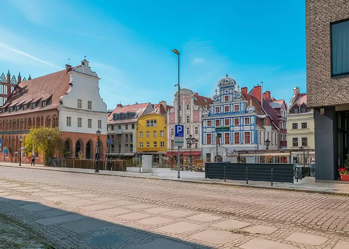 Cozy With Workspace In The Center By Renters